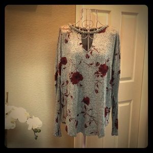 Jennifer Lopez Embellished Neckline Top | EUC